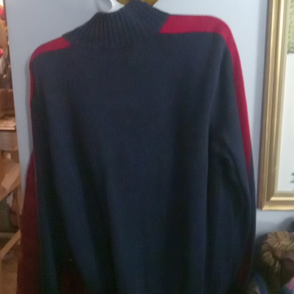 Sweater - Picture 4 of 4